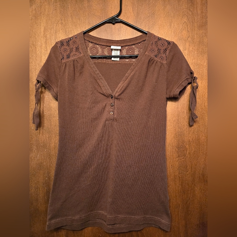 Route 66 Lace Accent Tee w/ Tassles, M